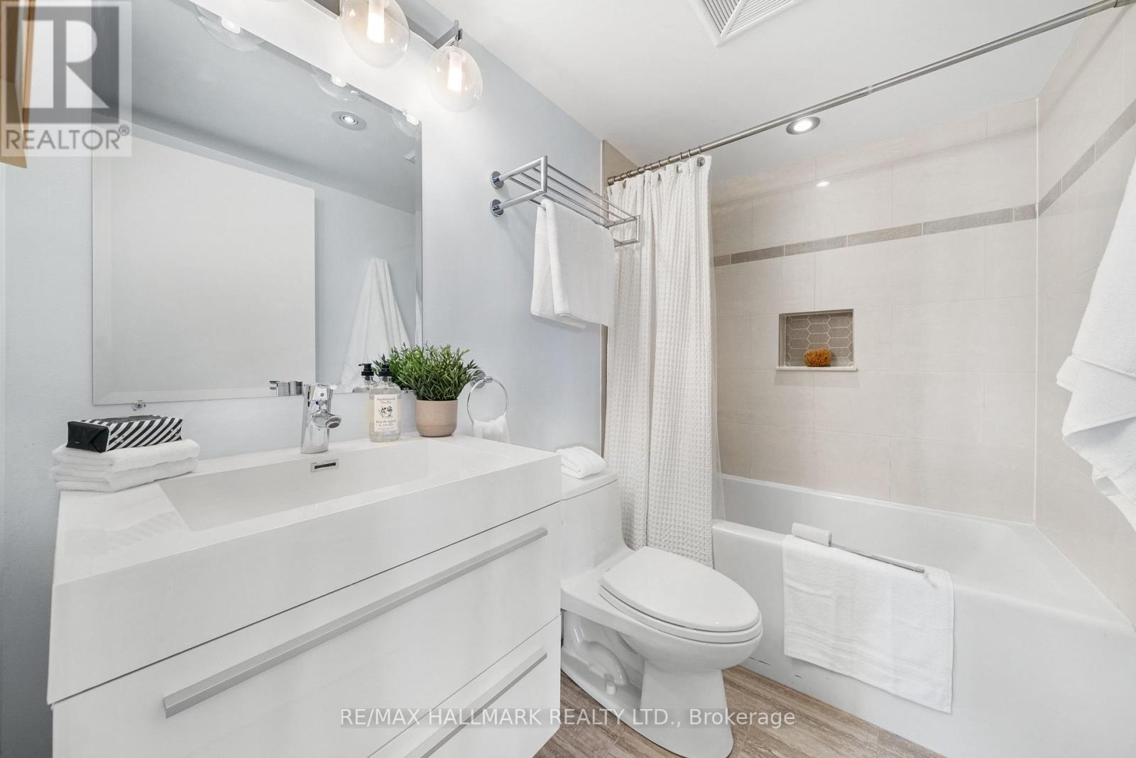 708 - 676 Sheppard Avenue E, Toronto (Bayview Village), Ontario  M2K 3E7 - Photo 24 - C12159207