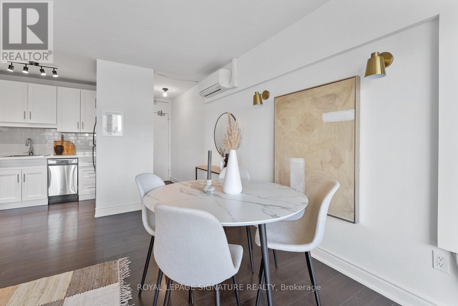 2217 - 40 Homewood Avenue, Toronto (Cabbagetown-South St. James Town), Ontario  M4Y 2K2 - Photo 12 - C12159215