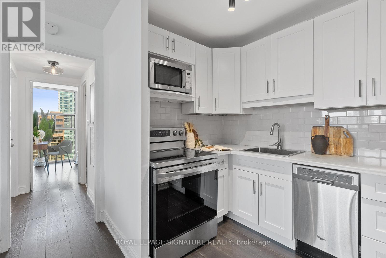 2217 - 40 Homewood Avenue, Toronto (Cabbagetown-South St. James Town), Ontario  M4Y 2K2 - Photo 14 - C12159215