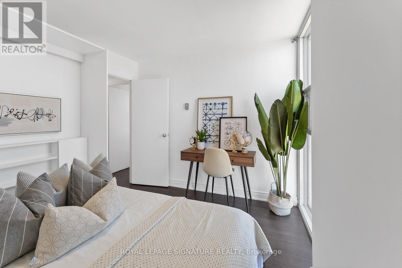 2217 - 40 Homewood Avenue, Toronto (Cabbagetown-South St. James Town), Ontario  M4Y 2K2 - Photo 24 - C12159215