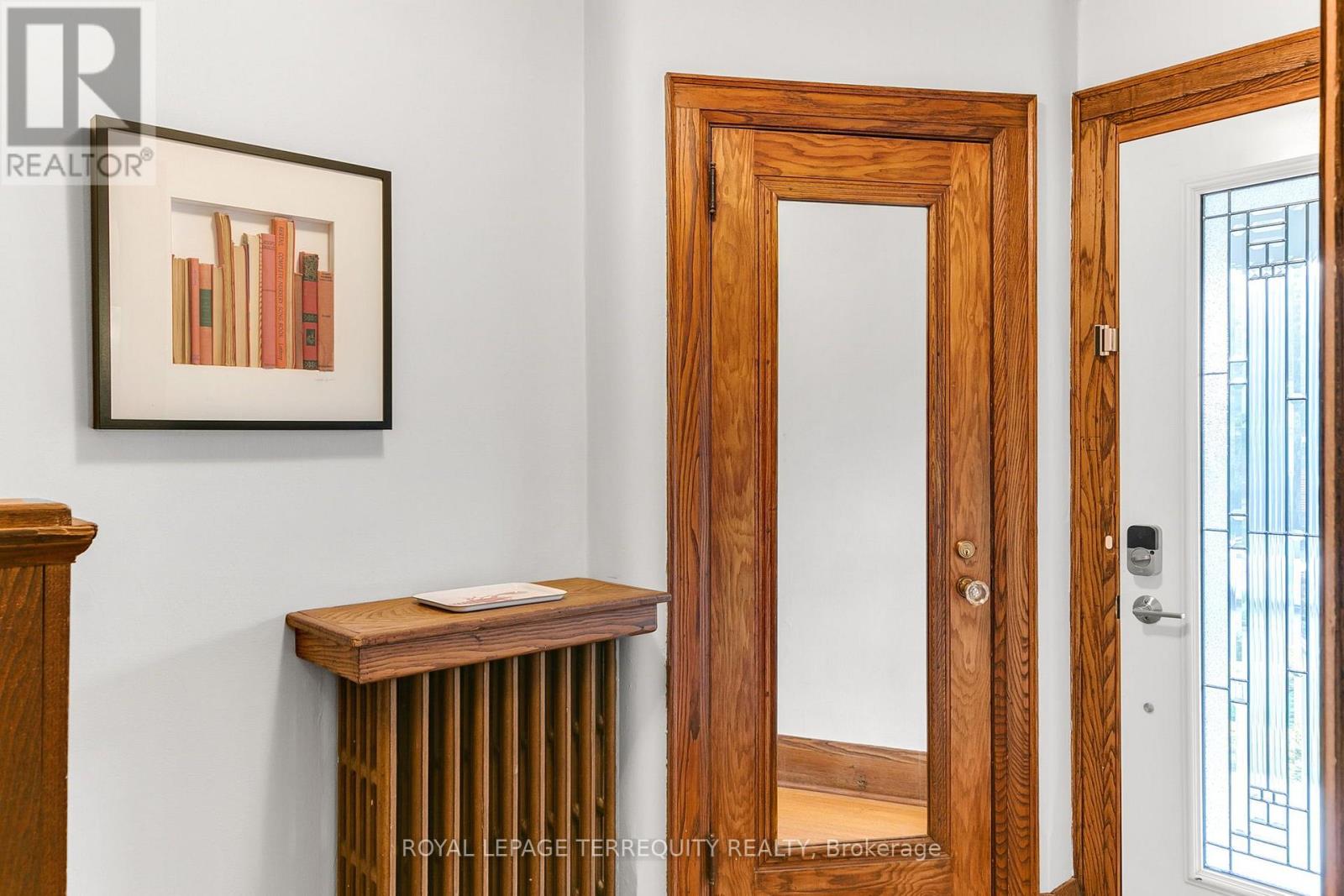 153 Linsmore Crescent, Toronto, Ontario  M4J 4L3 - Photo 4 - E12159185