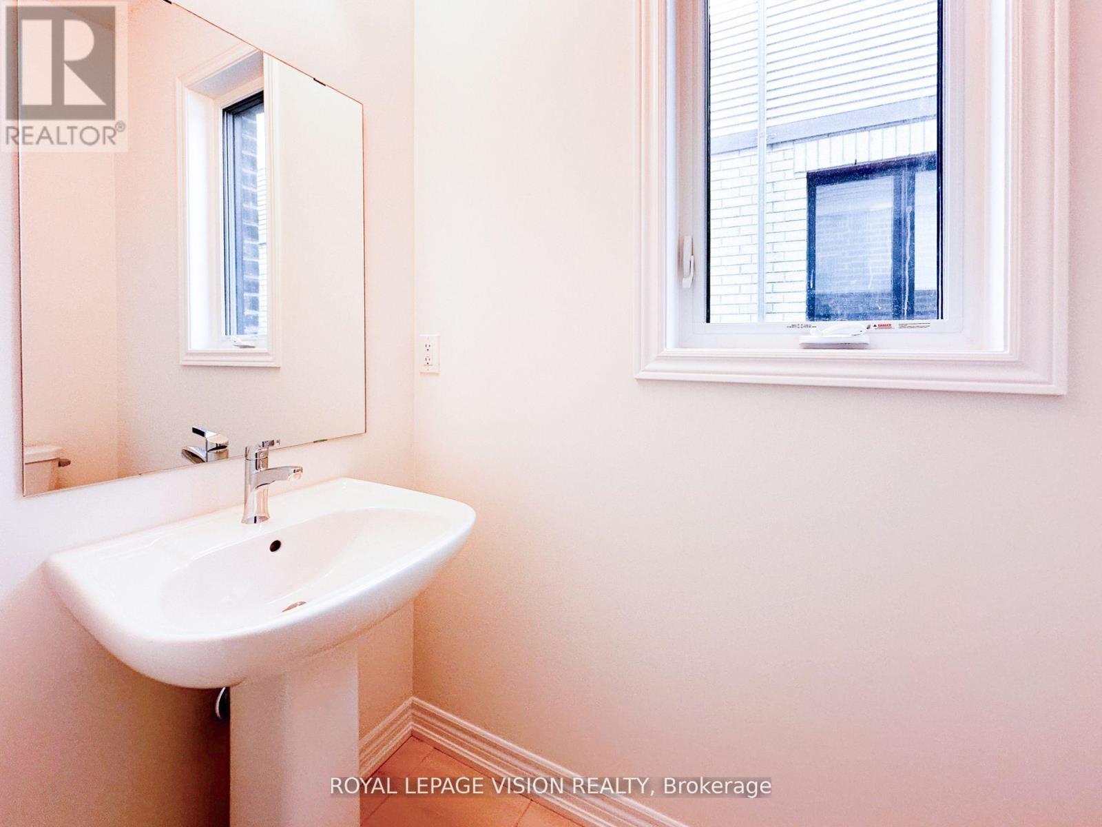 21 Sorbara Way, Whitby, Ontario  L1M 0M4 - Photo 13 - E12159210