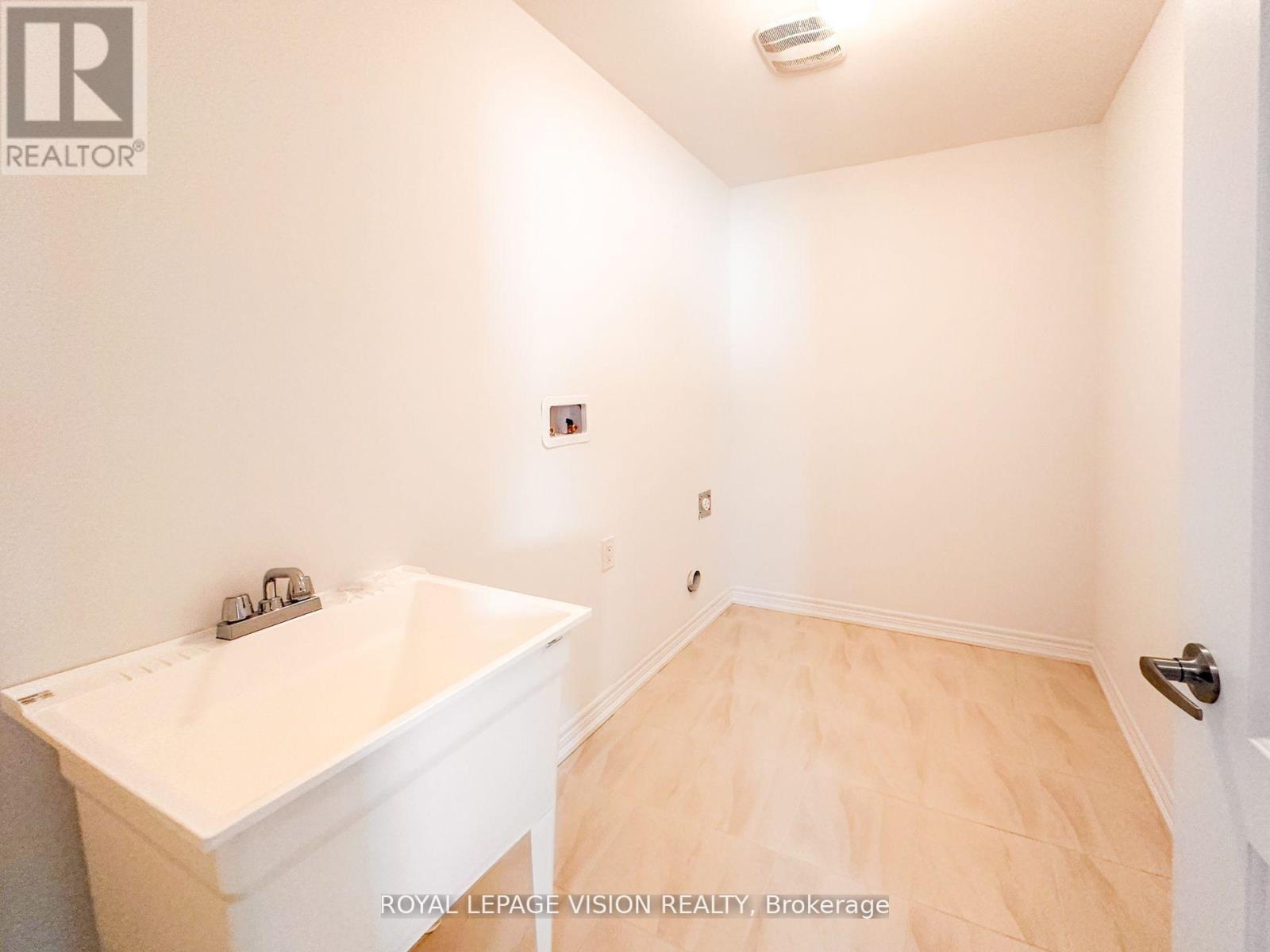 21 Sorbara Way, Whitby, Ontario  L1M 0M4 - Photo 5 - E12159210