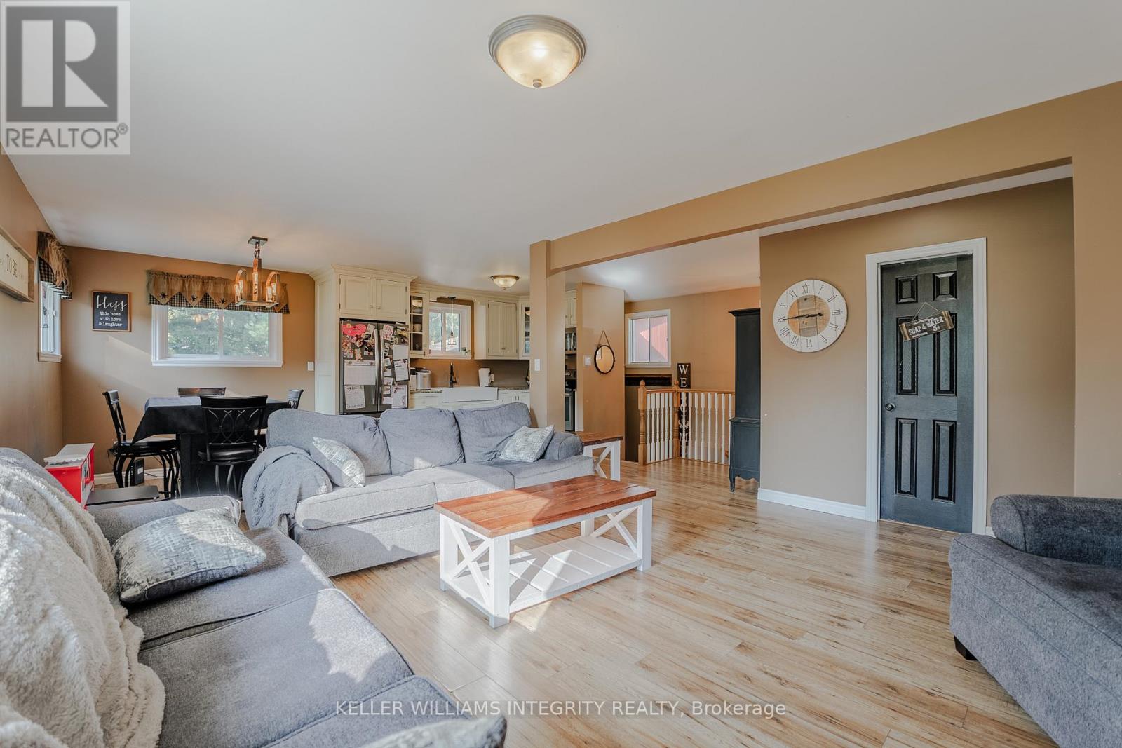 18233 Glen Road, South Glengarry, Ontario  K0C 2J0 - Photo 11 - X12159263