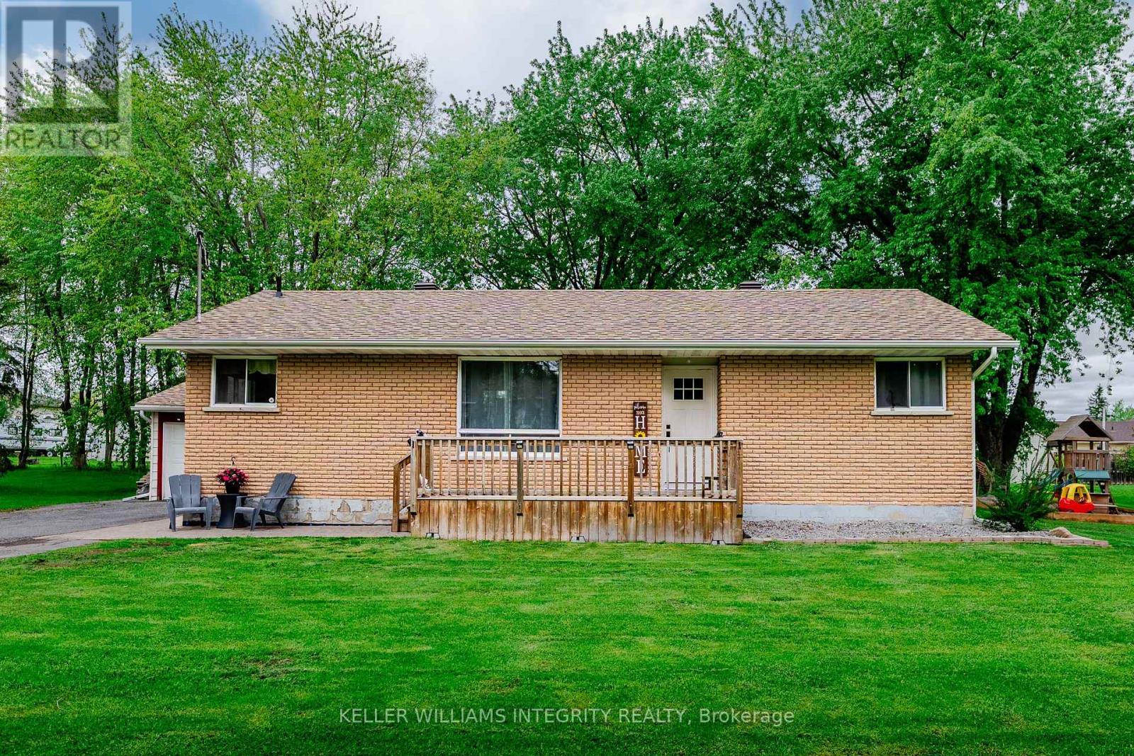 18233 Glen Road, South Glengarry, Ontario  K0C 2J0 - Photo 2 - X12159263