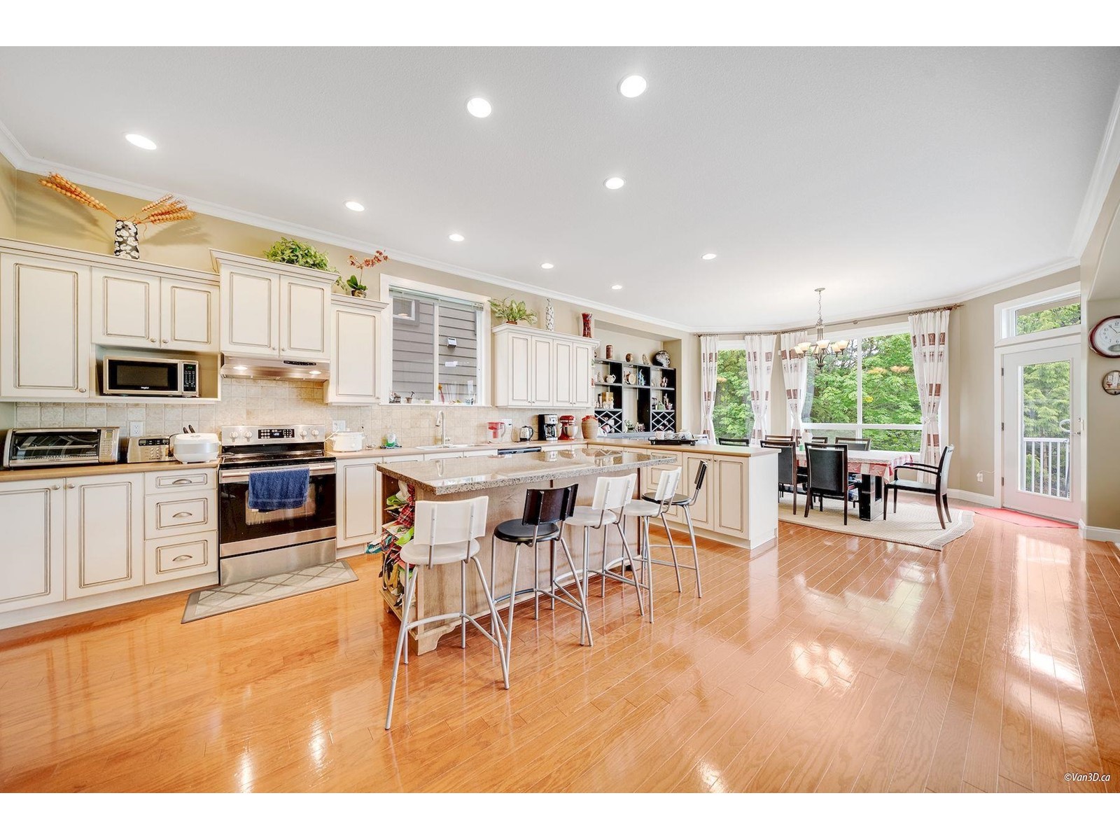 11353 154a Street, Surrey, British Columbia  V3R 2V7 - Photo 2 - R3004350