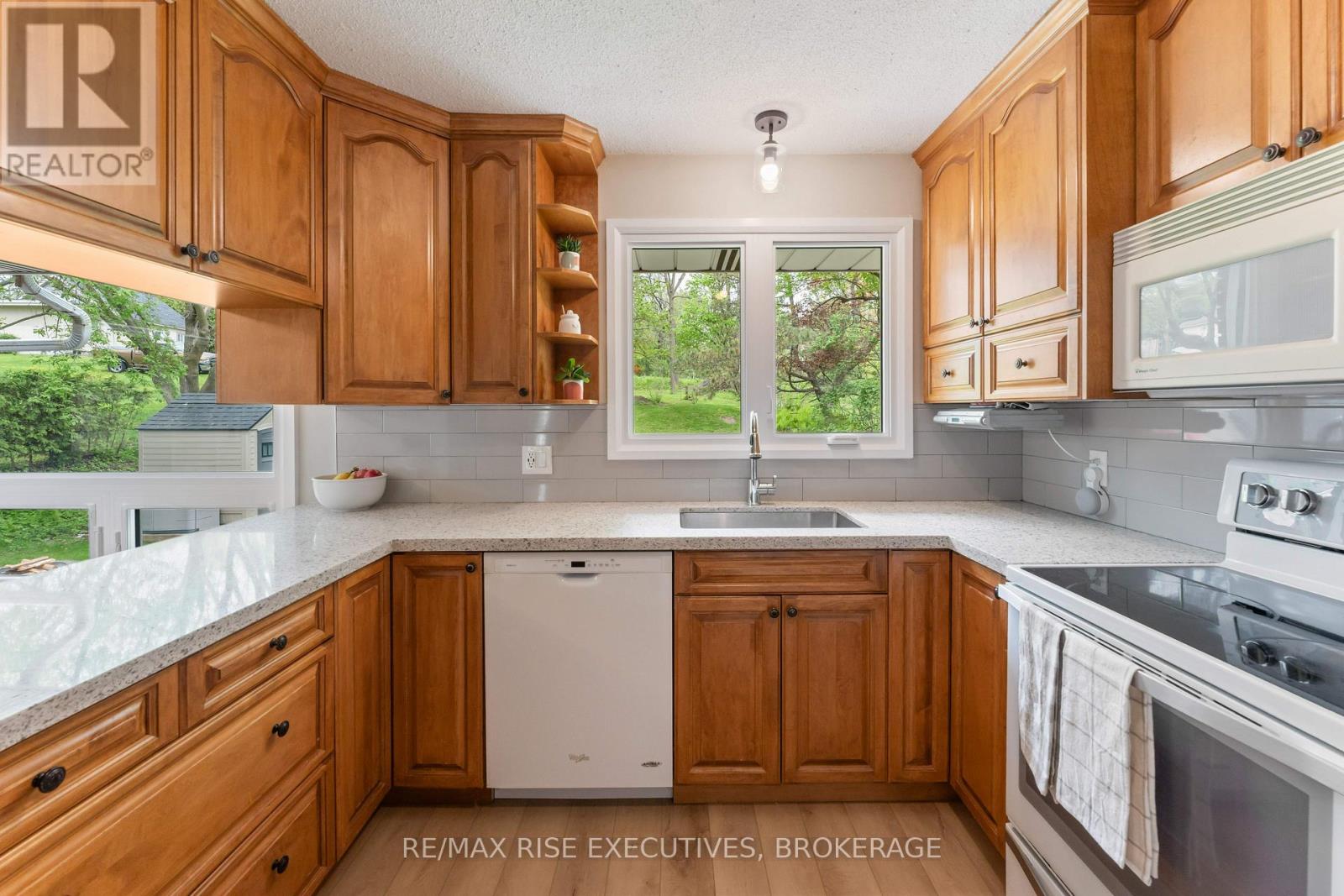 895 Purdy's Court, Kingston, Ontario  K7M 3N1 - Photo 13 - X12153999