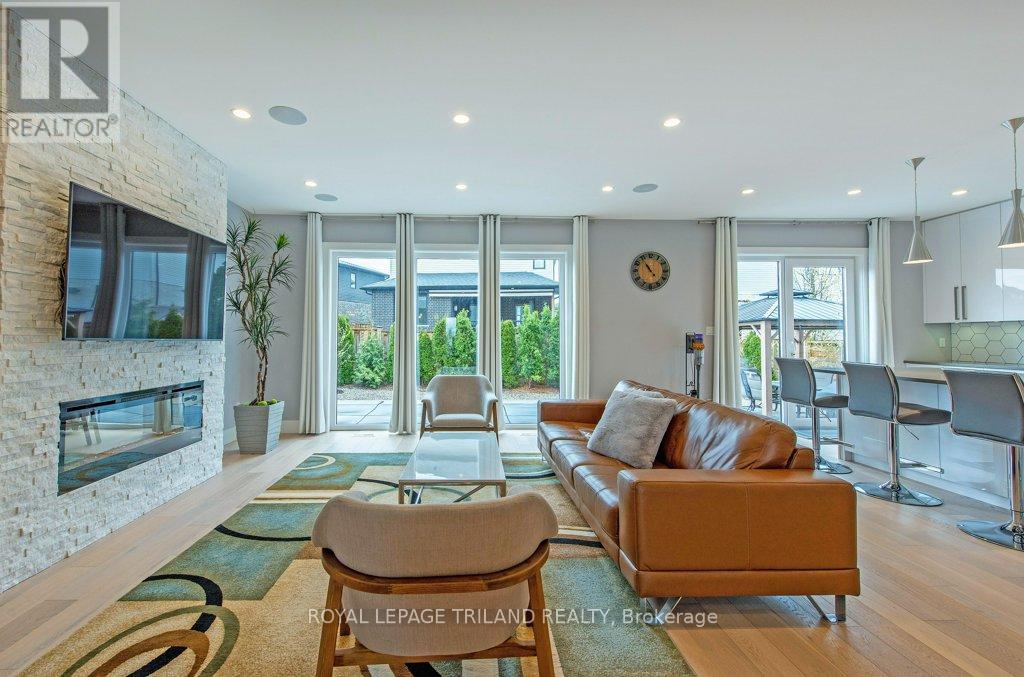 Photo 13 of 50 for 2190 Bakervilla Street