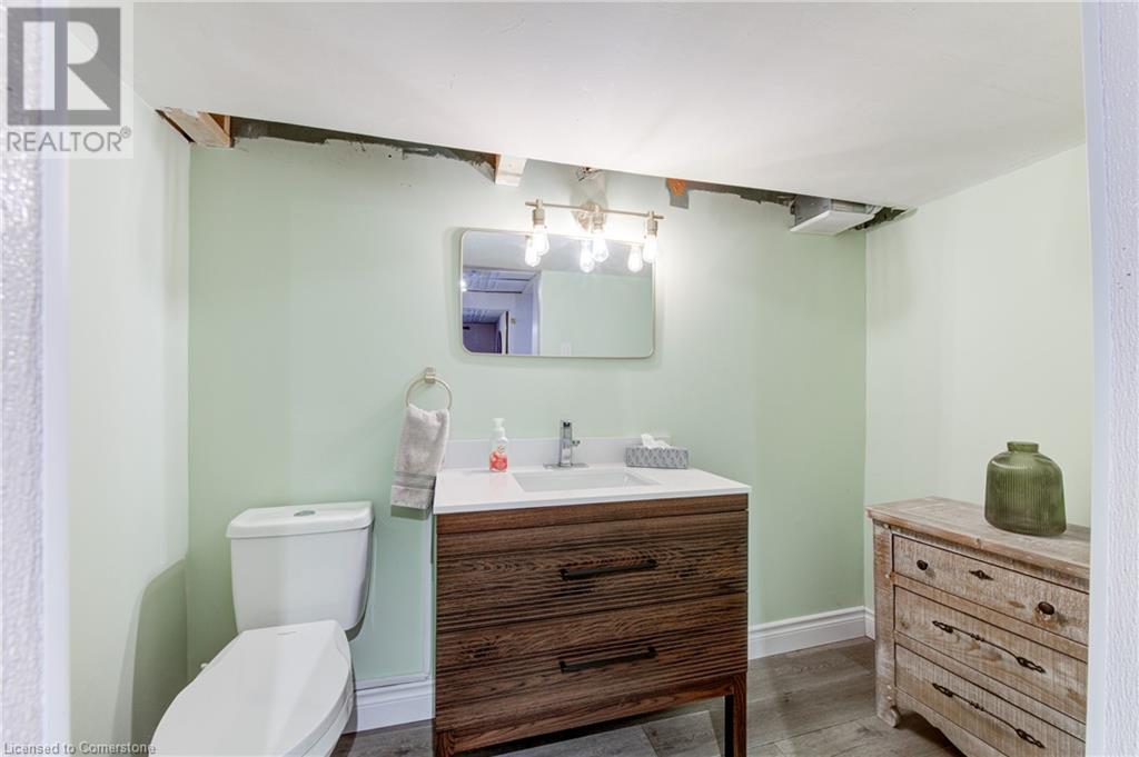 186 Shuh Avenue, Kitchener, Ontario  N2A 1H6 - Photo 36 - 40730005