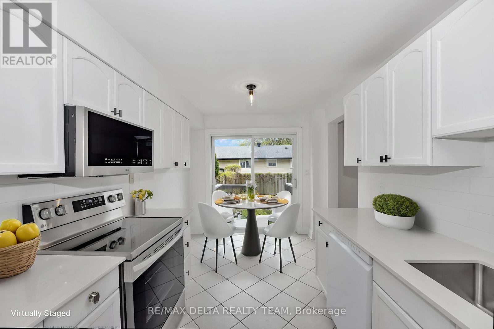 551 Casabella Drive, Ottawa, Ontario  K4A 4Y1 - Photo 12 - X12158852
