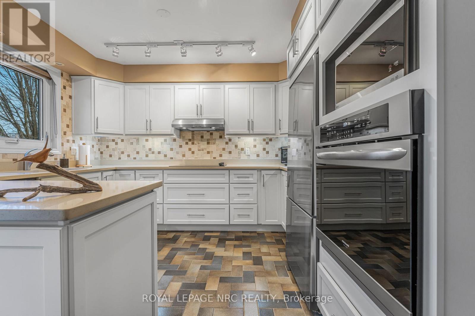 38 Colonel Butler Crescent, Niagara-On-The-Lake, Ontario  L0S 1J0 - Photo 21 - X12026607