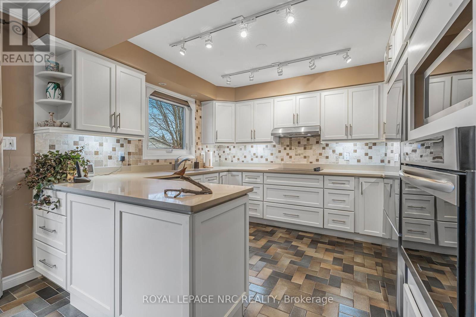 38 Colonel Butler Crescent, Niagara-On-The-Lake, Ontario  L0S 1J0 - Photo 18 - X12026607