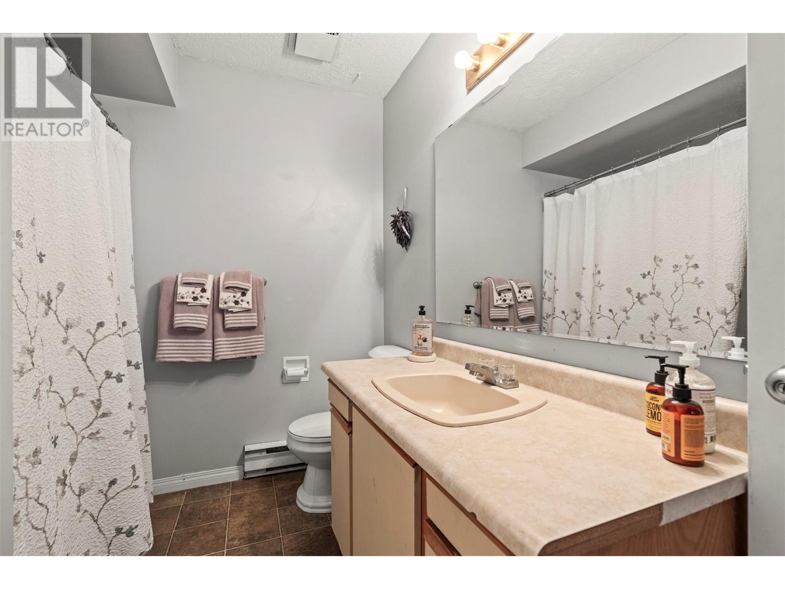 3715 Commonage Crescent, Vernon, British Columbia  V1T 8M4 - Photo 12 - 10347602