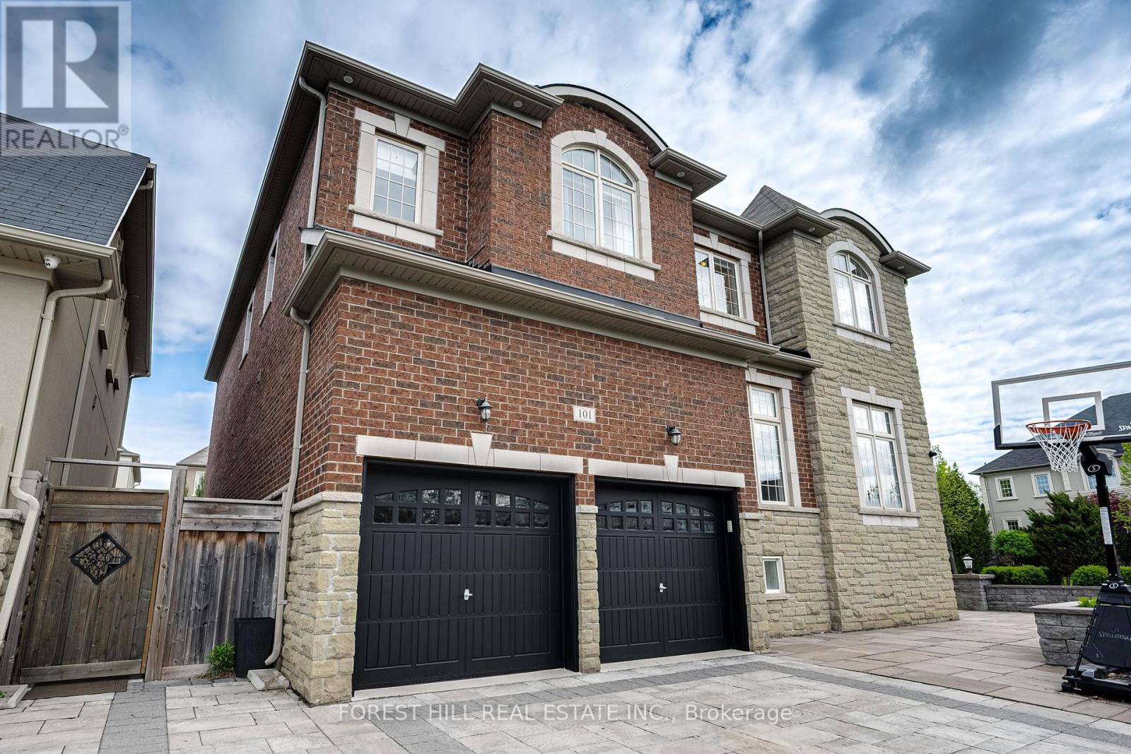 Property at 101 GLENHERON CRESCENT image 2