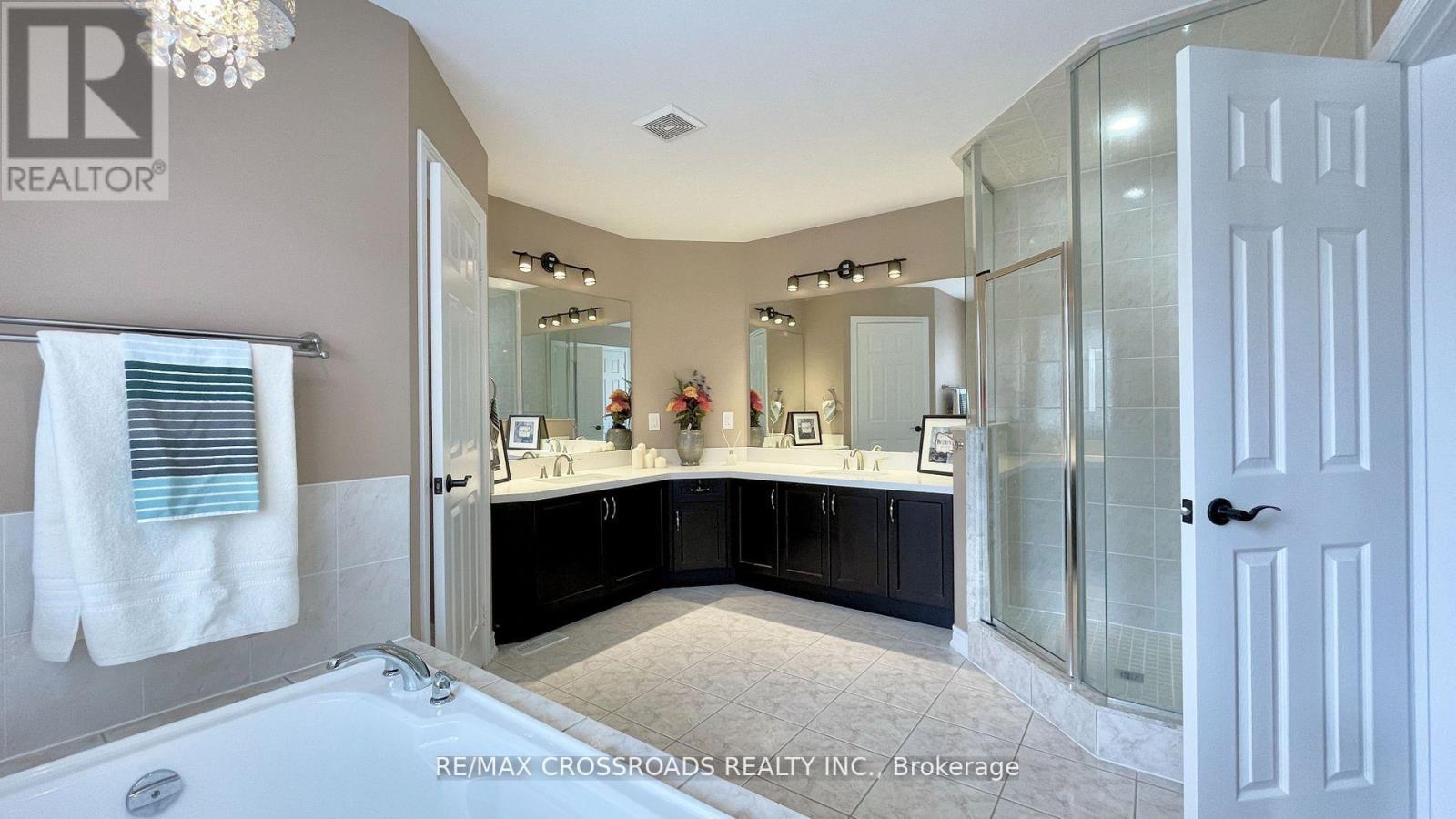 103 Glengordon Crescent, Markham, Ontario  L6C 0K1 - Photo 21 - N12159197