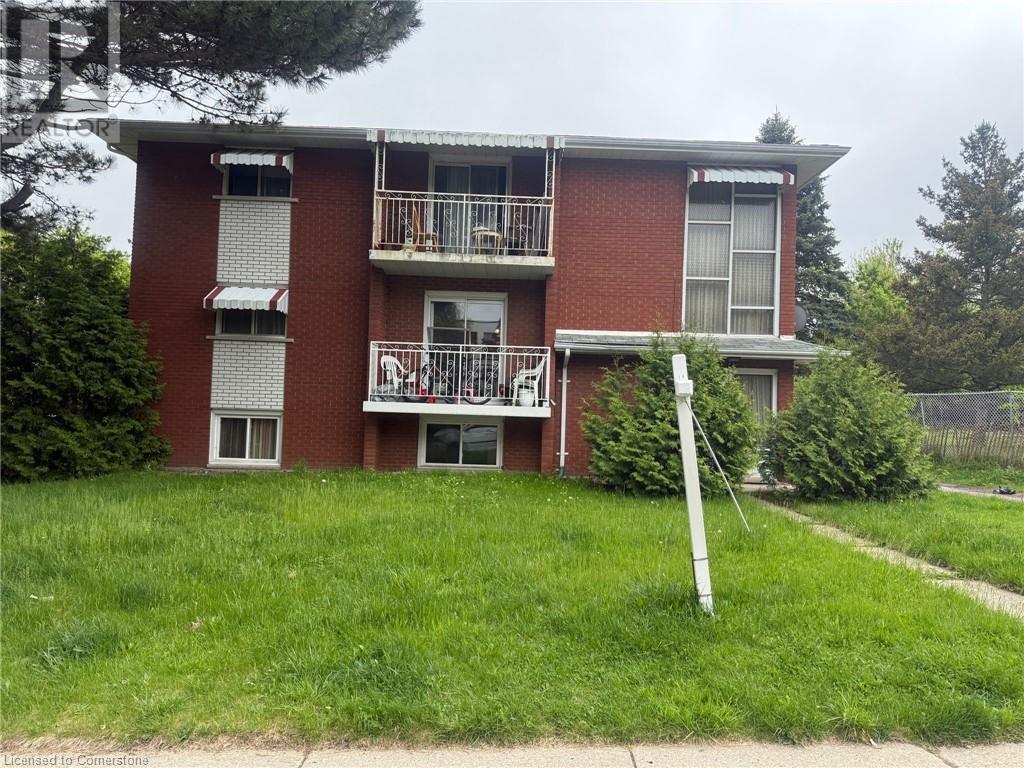 93 BRYBECK Crescent, Kitchener, Ontario