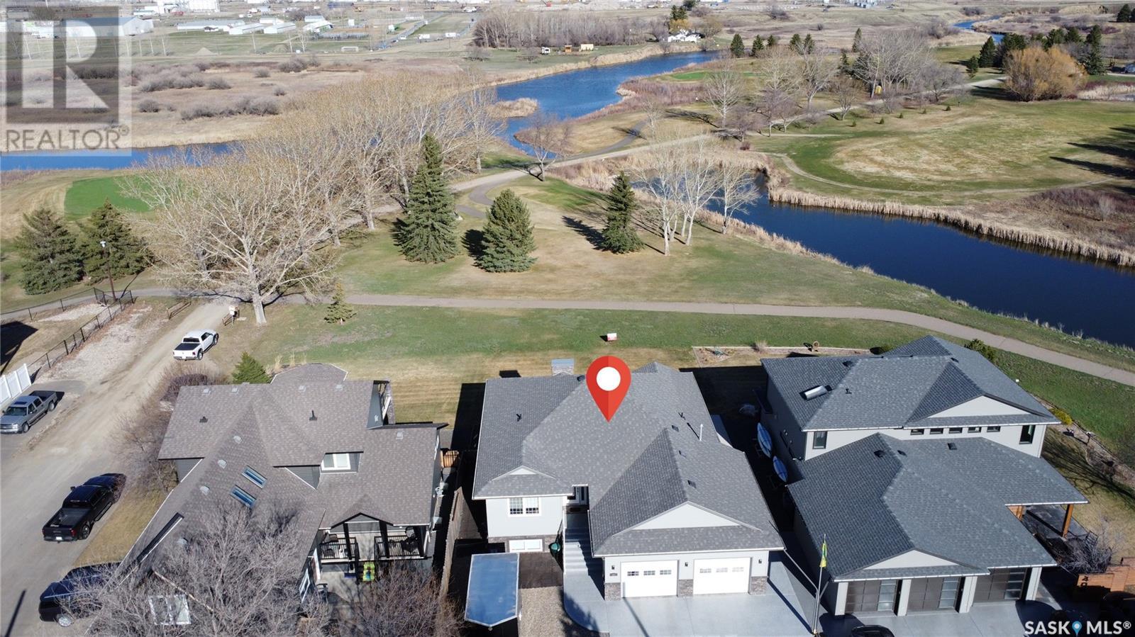 404 9th AVENUE SE, Swift Current, Saskatchewan