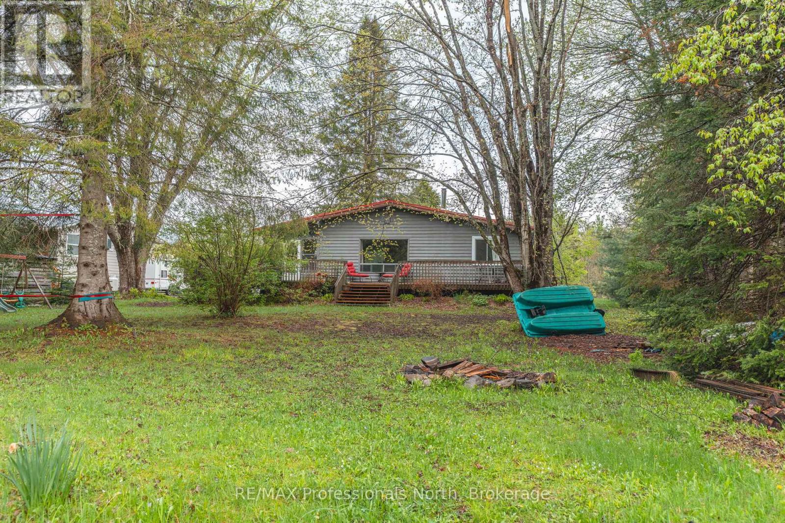 1093 Tiffany Lane, Minden Hills, Ontario  K0M 2K0 - Photo 3 - X12159367