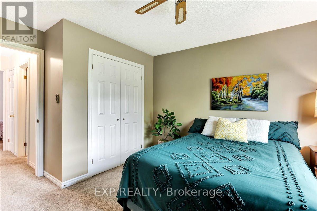 10 Wallwins Way, Barrie, Ontario  L4N 8M1 - Photo 16 - S12159219