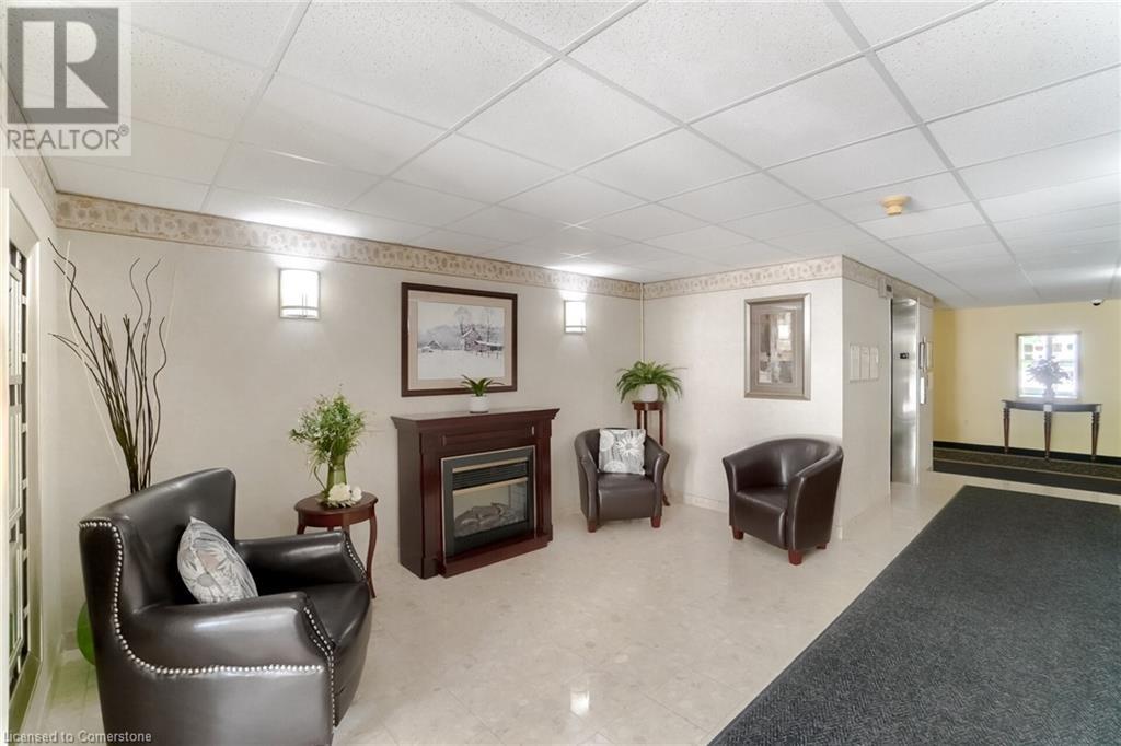 216 Plains Road W Unit# A304, Burlington, Ontario  L7T 4K8 - Photo 4 - 40730415