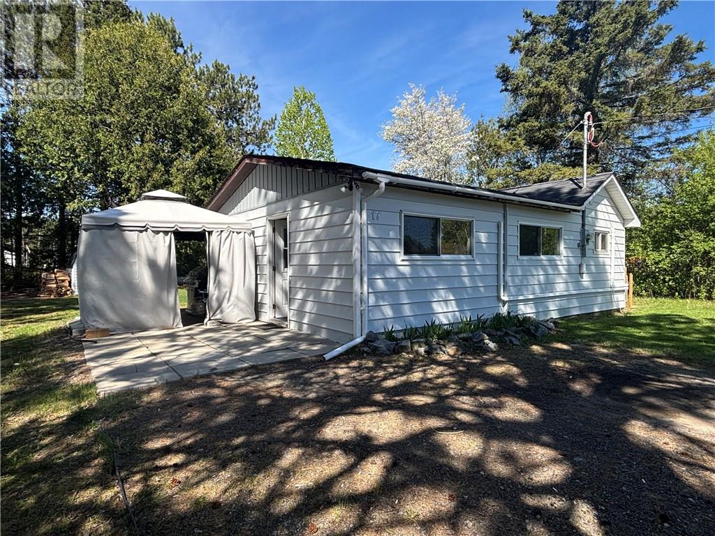 17 Nelson Street, Nairn Centre, Ontario  P0M 2L0 - Photo 2 - 2122361