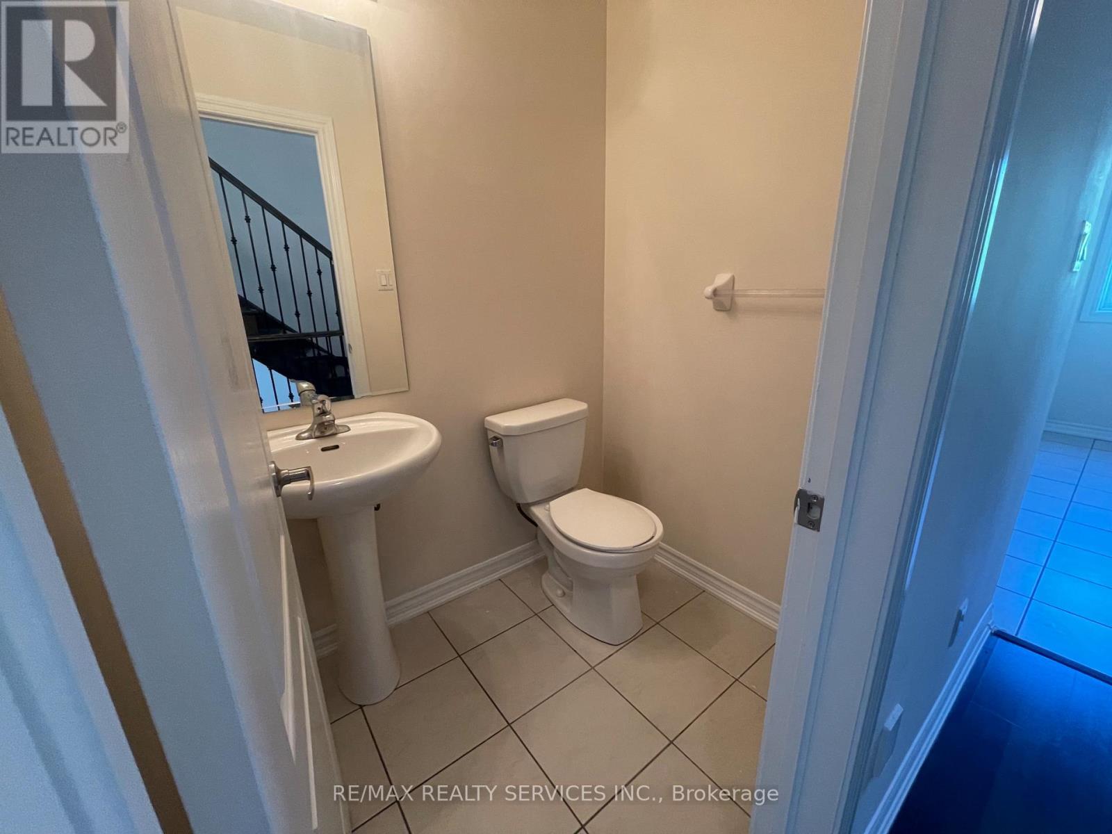 46 New Pines Trail, Brampton, Ontario  L5R 4B1 - Photo 10 - W12159192