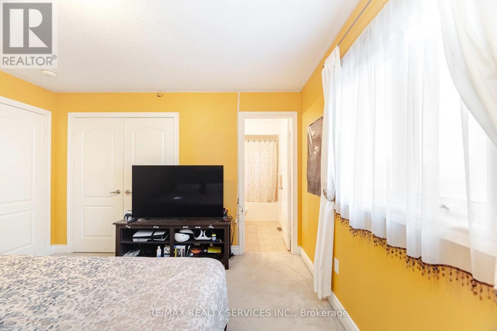 5 Belleville Drive, Brampton, Ontario  L6P 1V7 - Photo 37 - W12159198