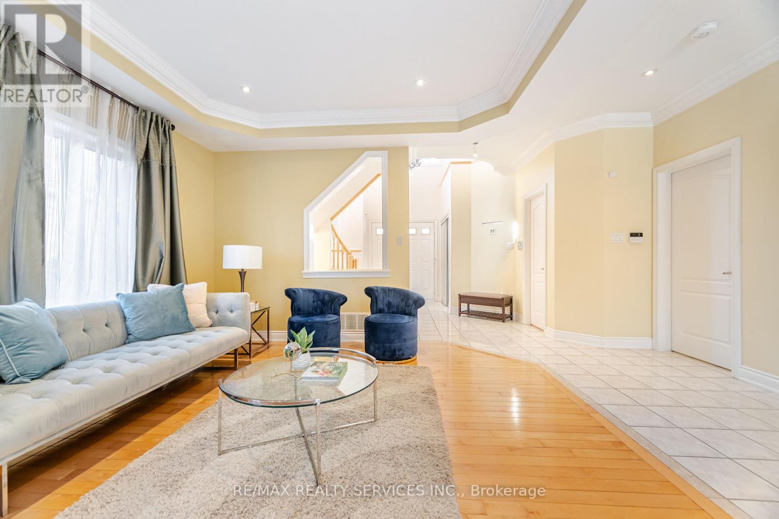 5 Belleville Drive, Brampton, Ontario  L6P 1V7 - Photo 8 - W12159198