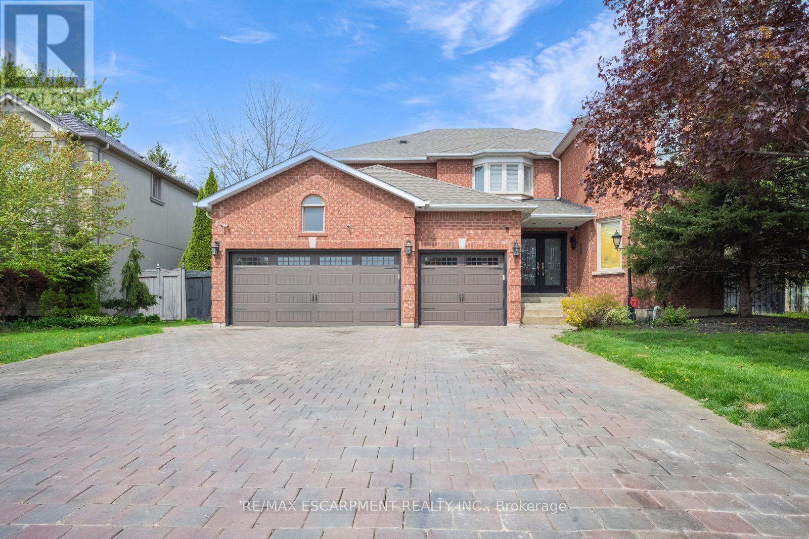 2031 Eckland Court, Mississauga, Ontario  L5L 5W5 - Photo 1 - W12159199
