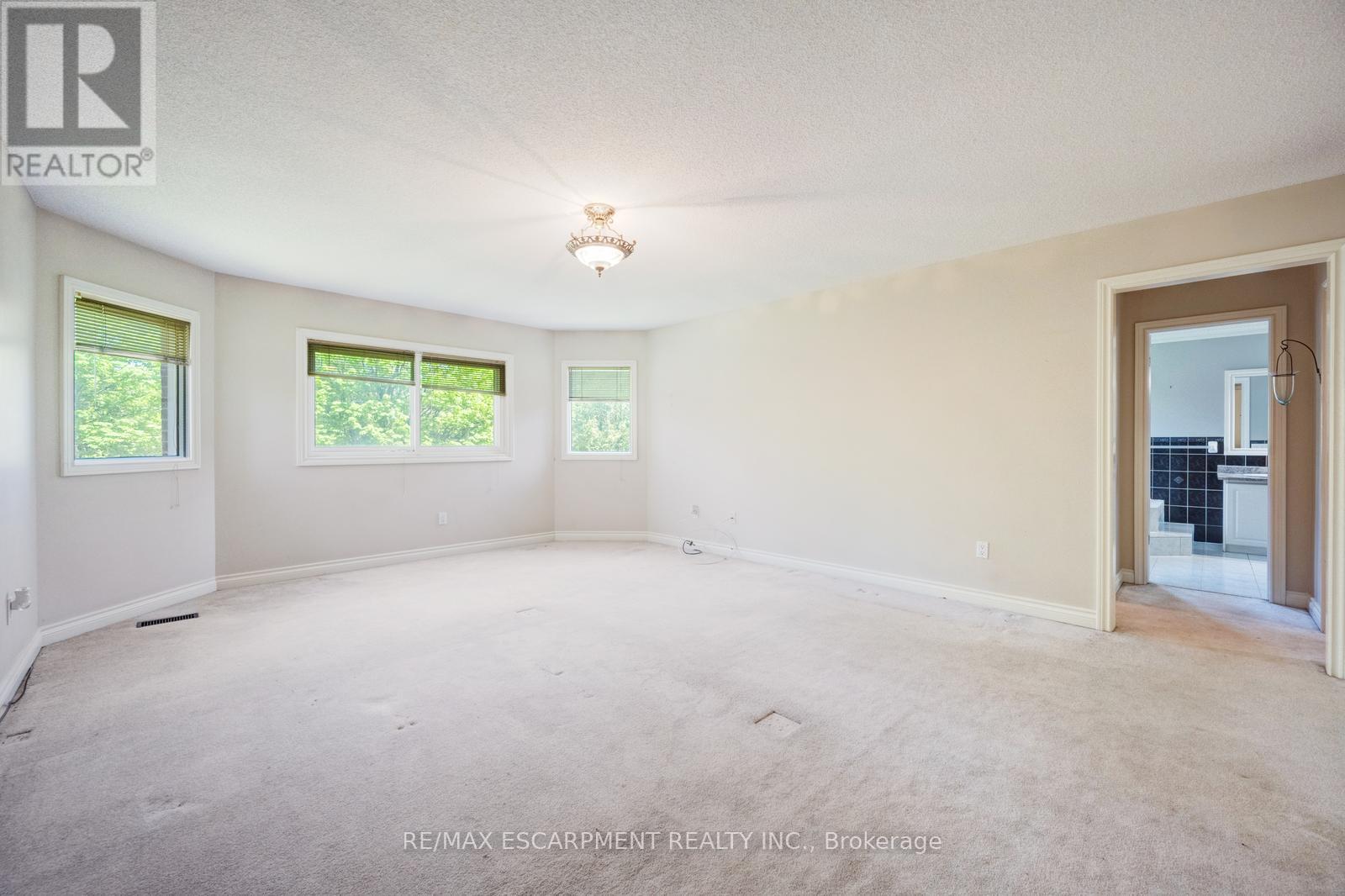 2031 Eckland Court, Mississauga, Ontario  L5L 5W5 - Photo 25 - W12159199
