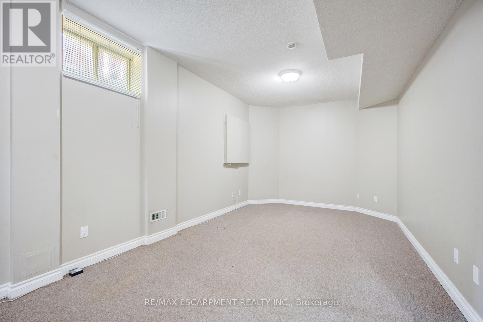2031 Eckland Court, Mississauga, Ontario  L5L 5W5 - Photo 40 - W12159199
