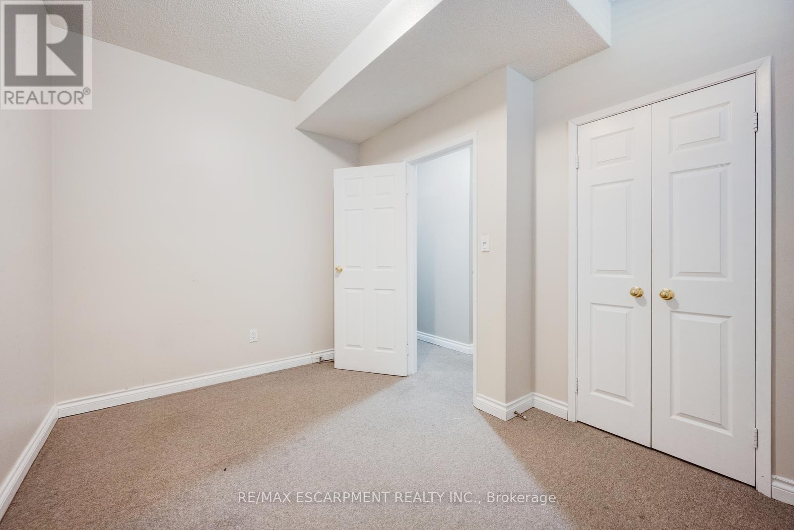 2031 Eckland Court, Mississauga, Ontario  L5L 5W5 - Photo 46 - W12159199