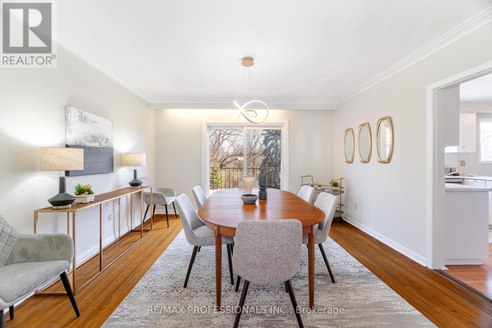 37 Thicket Road, Toronto, Ontario  M9C 2T4 - Photo 10 - W12159201