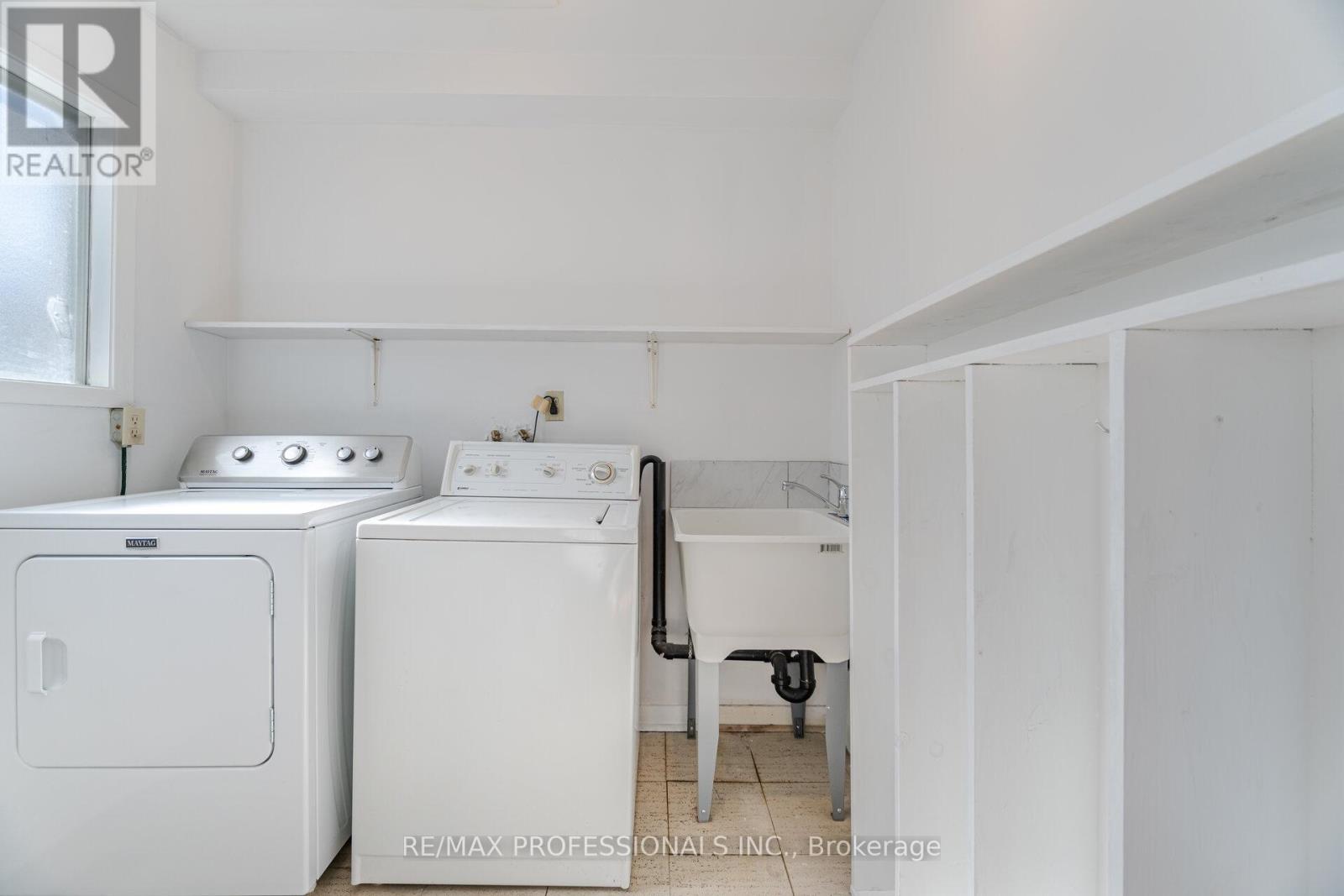 37 Thicket Road, Toronto, Ontario  M9C 2T4 - Photo 18 - W12159201