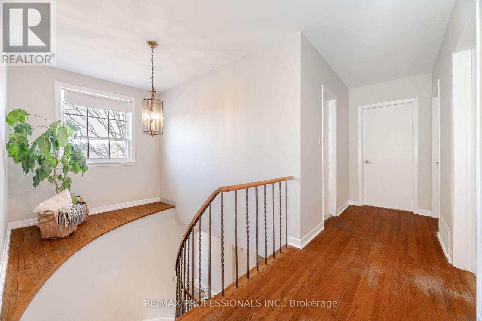 37 Thicket Road, Toronto, Ontario  M9C 2T4 - Photo 20 - W12159201