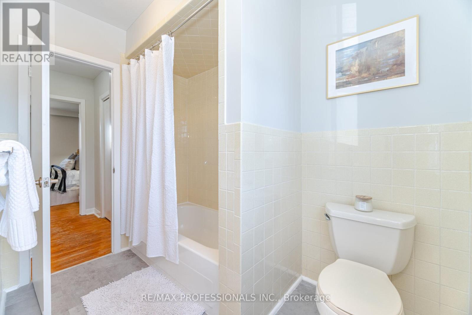 37 Thicket Road, Toronto, Ontario  M9C 2T4 - Photo 24 - W12159201
