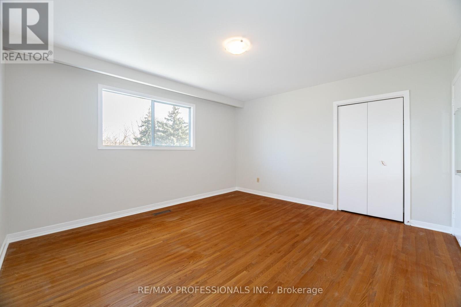 37 Thicket Road, Toronto, Ontario  M9C 2T4 - Photo 28 - W12159201