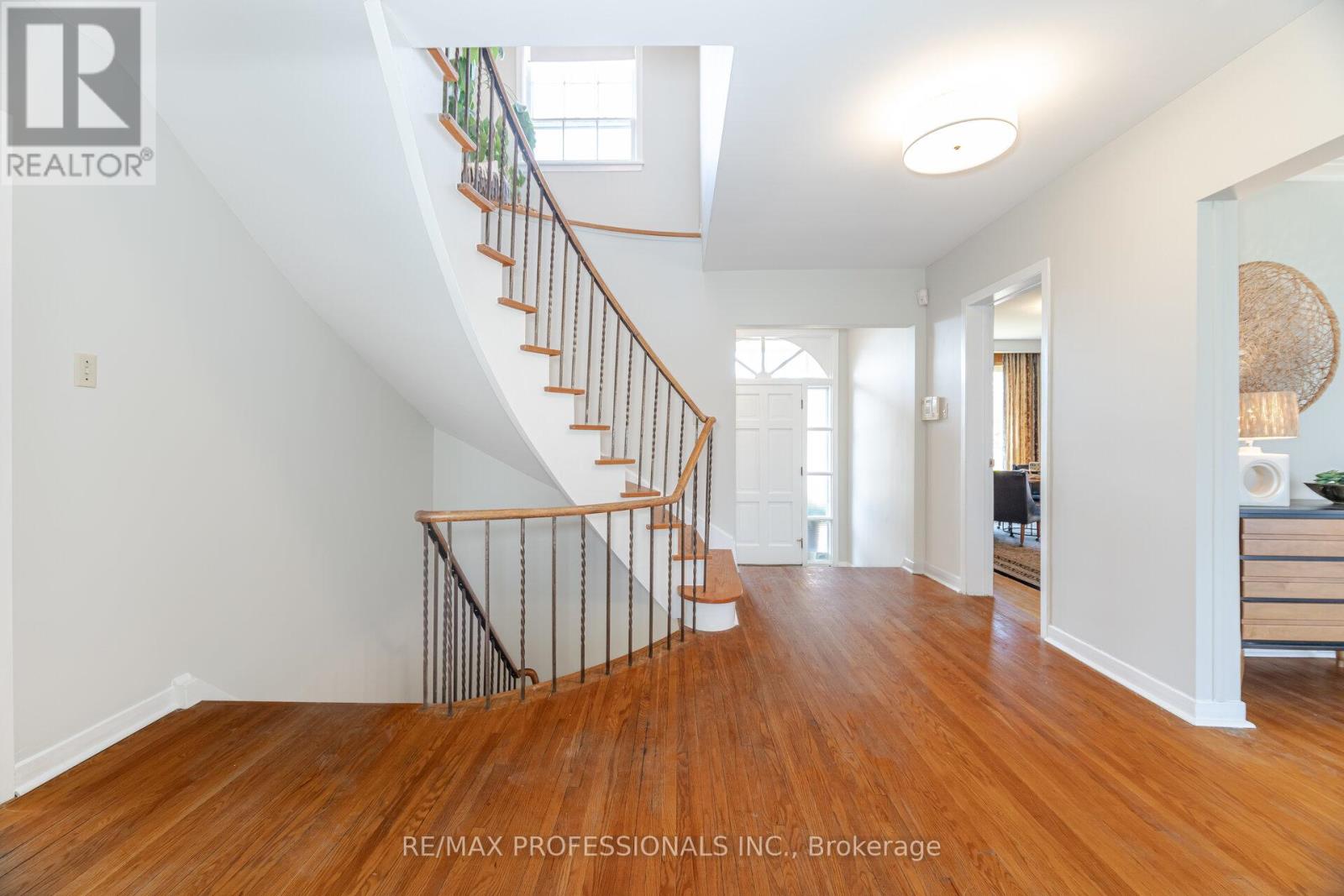 37 Thicket Road, Toronto, Ontario  M9C 2T4 - Photo 32 - W12159201