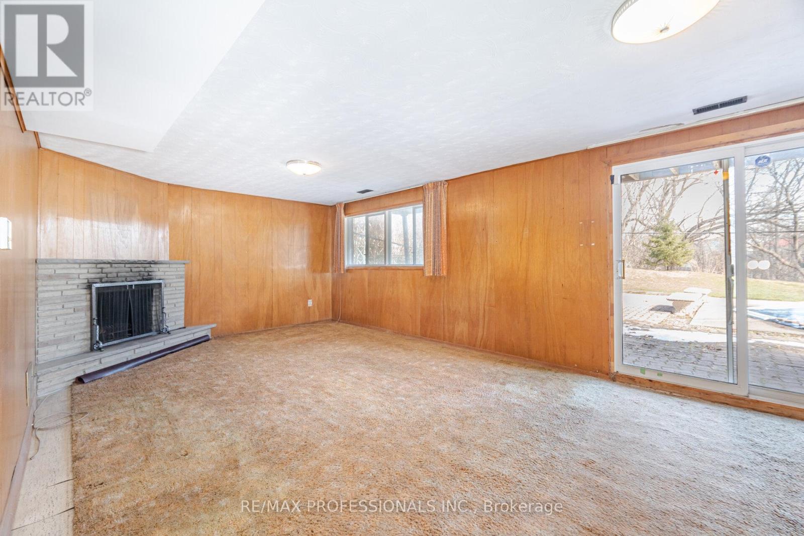 37 Thicket Road, Toronto, Ontario  M9C 2T4 - Photo 34 - W12159201