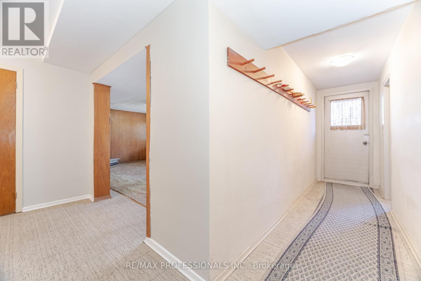 37 Thicket Road, Toronto, Ontario  M9C 2T4 - Photo 39 - W12159201