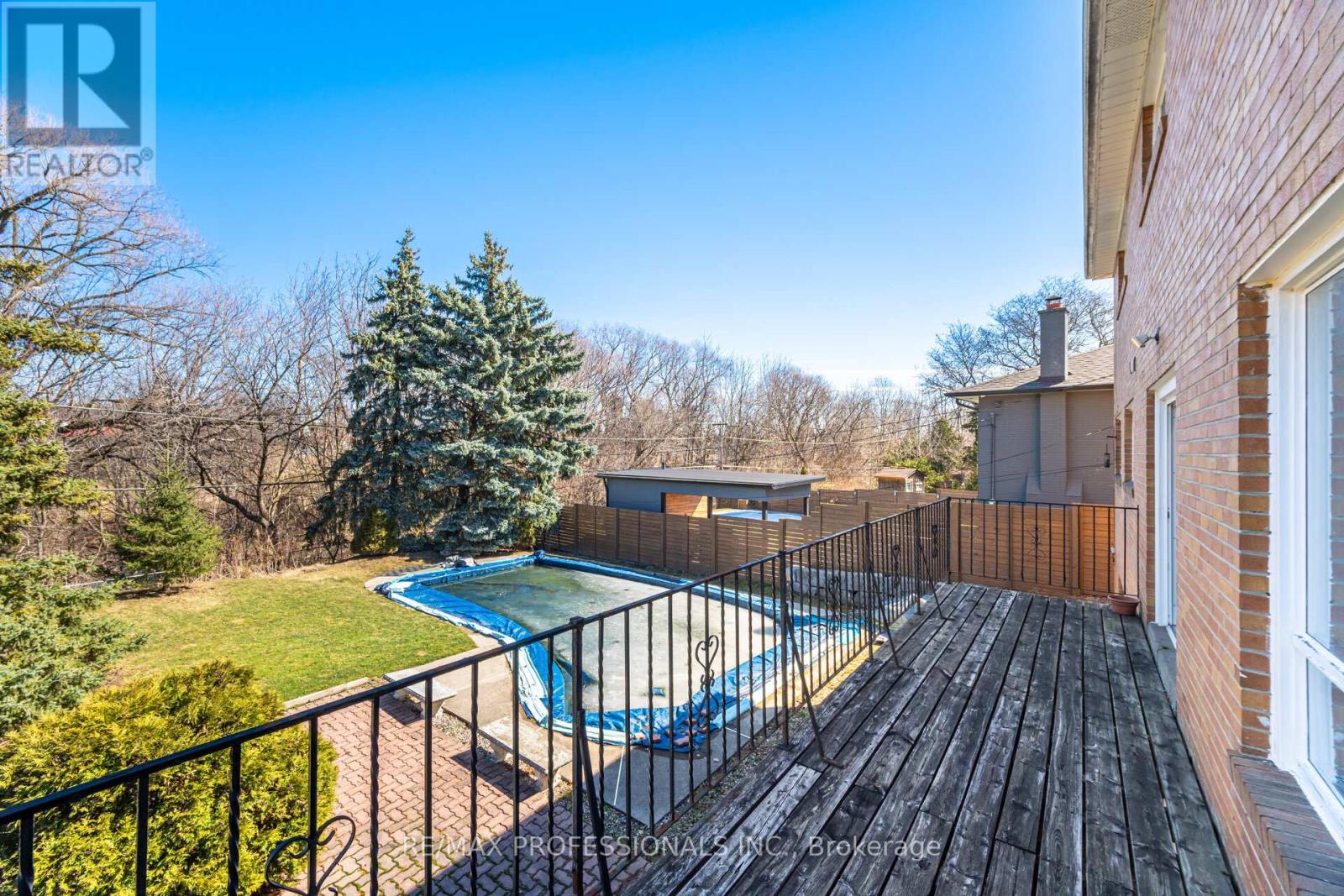 37 Thicket Road, Toronto, Ontario  M9C 2T4 - Photo 41 - W12159201