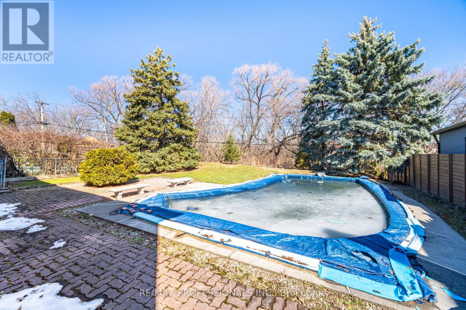 37 Thicket Road, Toronto, Ontario  M9C 2T4 - Photo 42 - W12159201