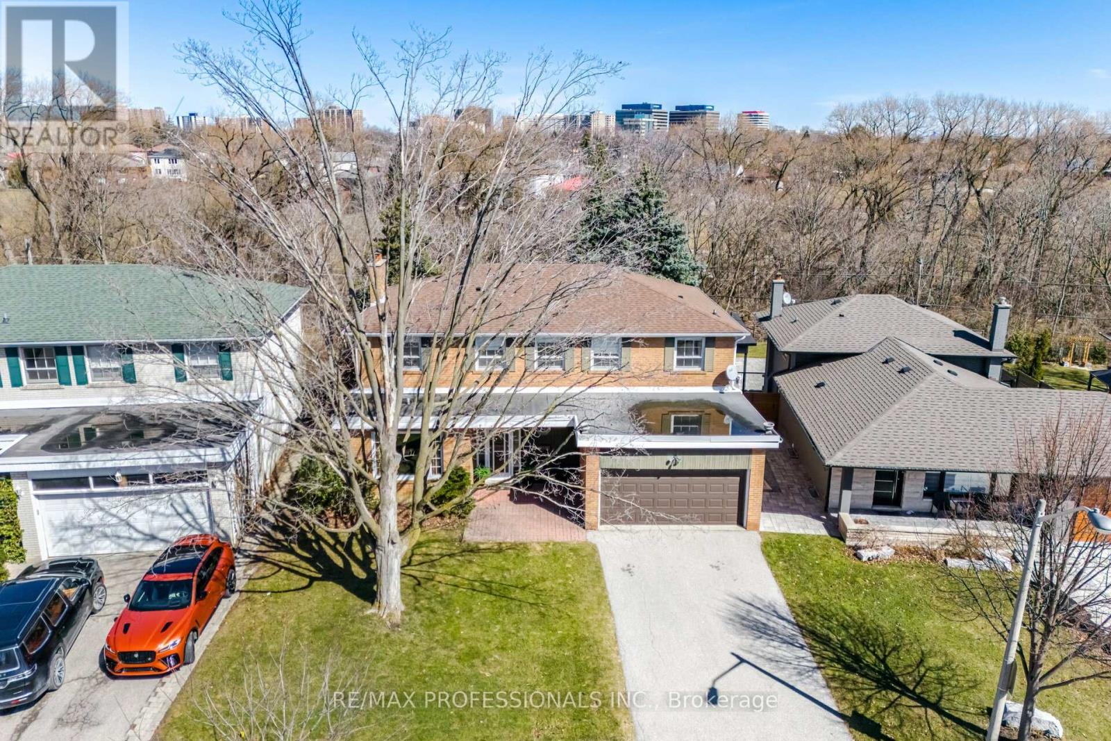 37 Thicket Road, Toronto, Ontario  M9C 2T4 - Photo 46 - W12159201