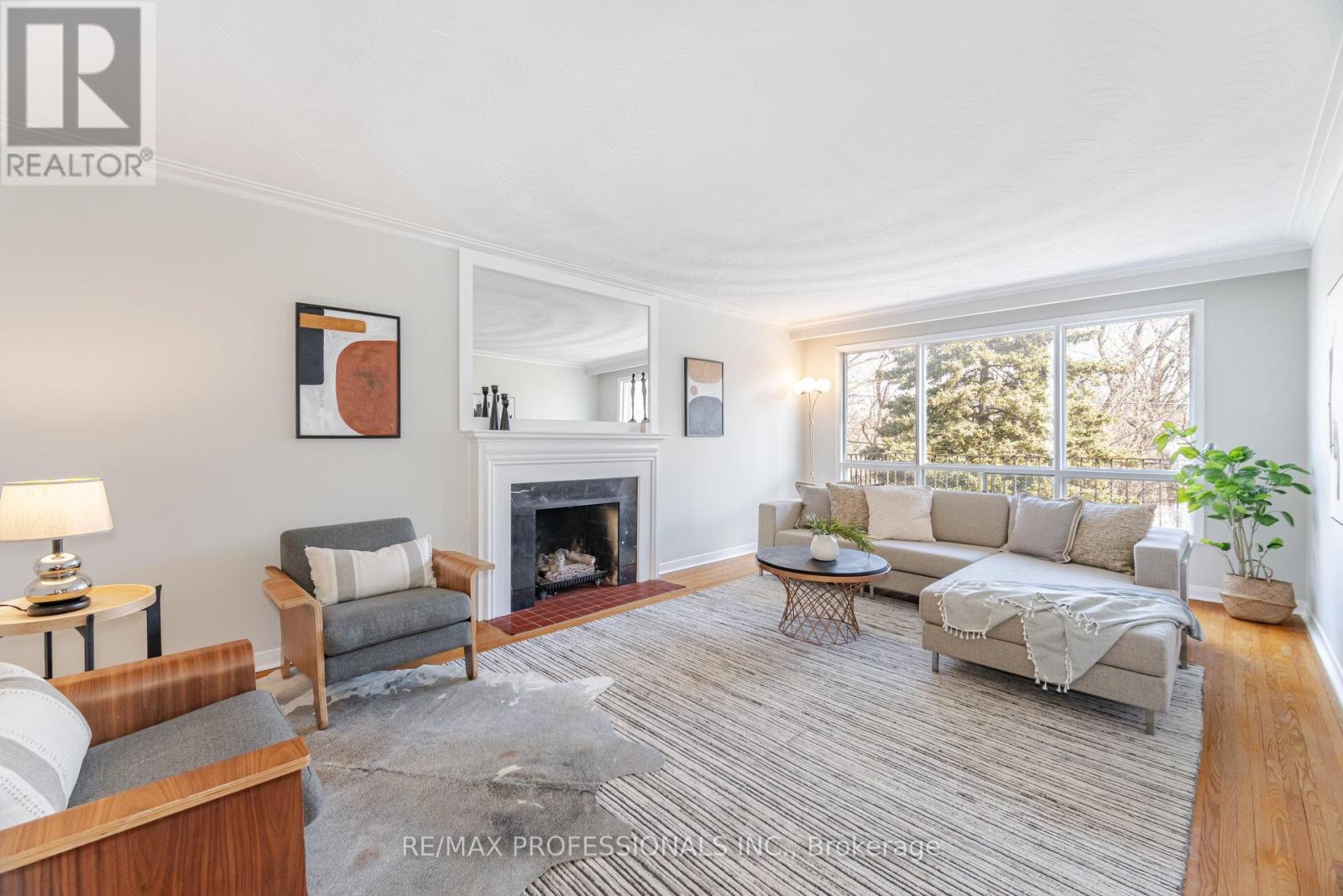 37 Thicket Road, Toronto, Ontario  M9C 2T4 - Photo 8 - W12159201