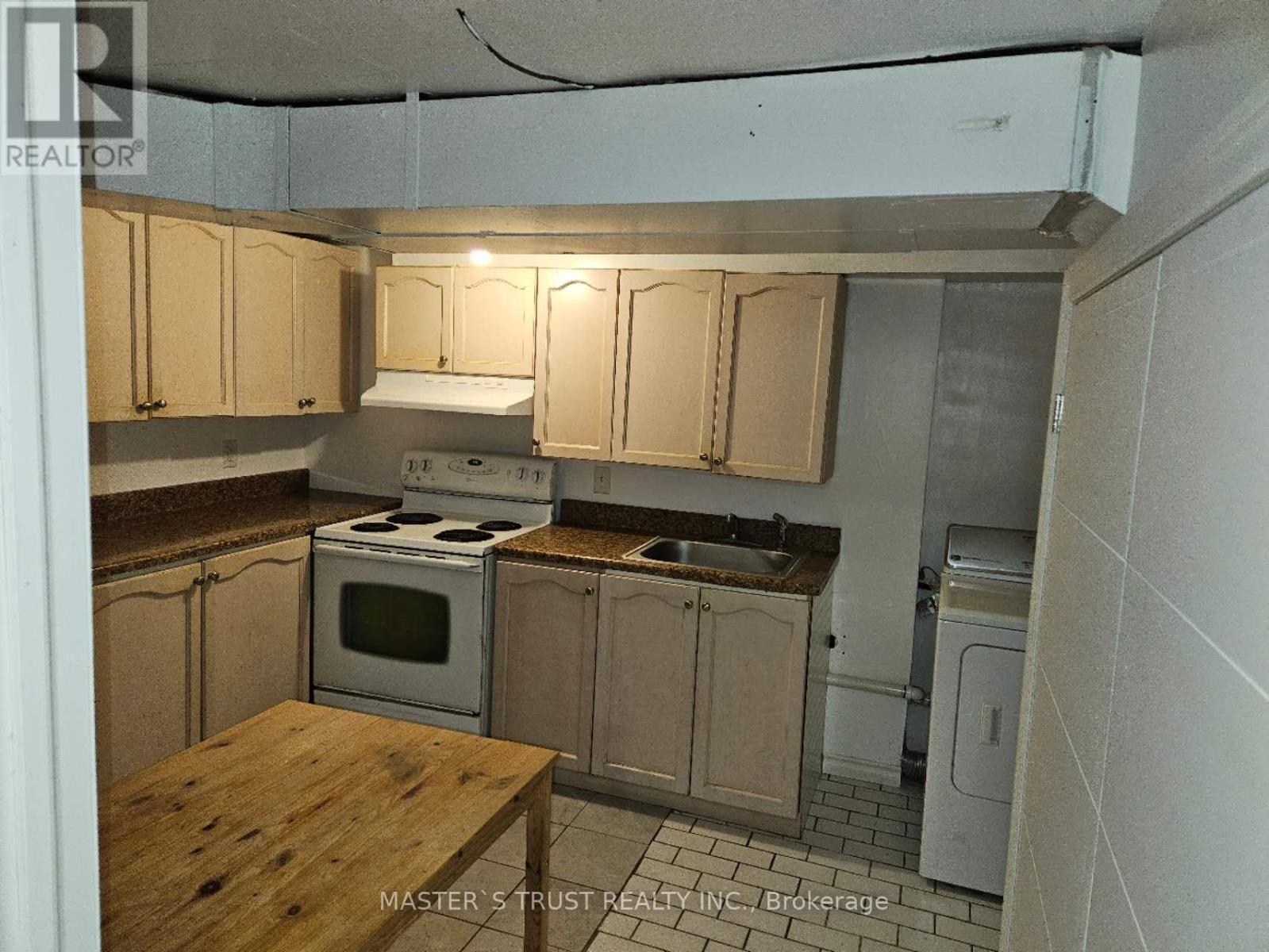 69 Grove Park Crescent, Toronto, Ontario  M2J 2C7 - Photo 9 - C12159262