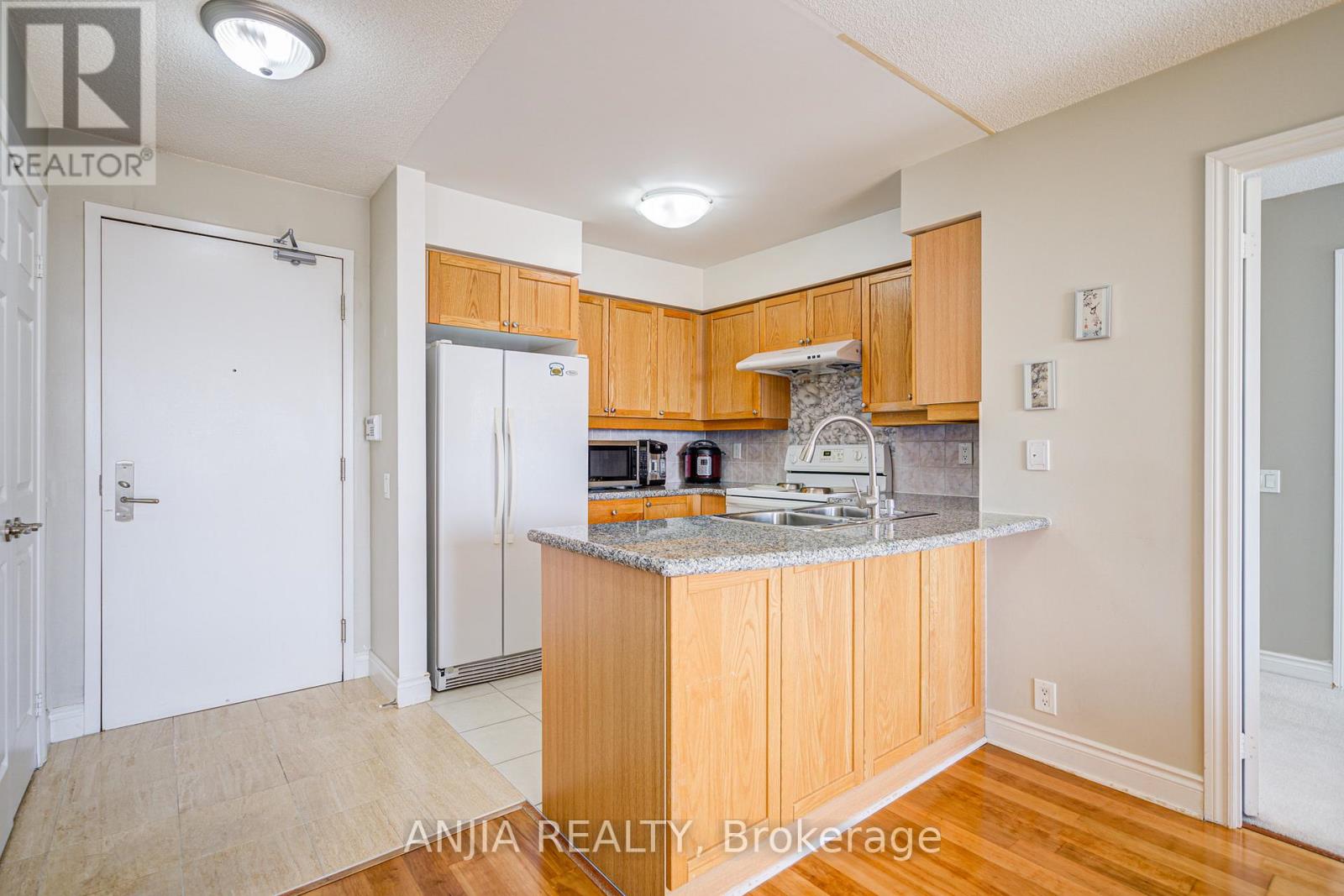 1318 - 80 Harrison Garden Boulevard, Toronto, Ontario  M2N 7E3 - Photo 8 - C12159301