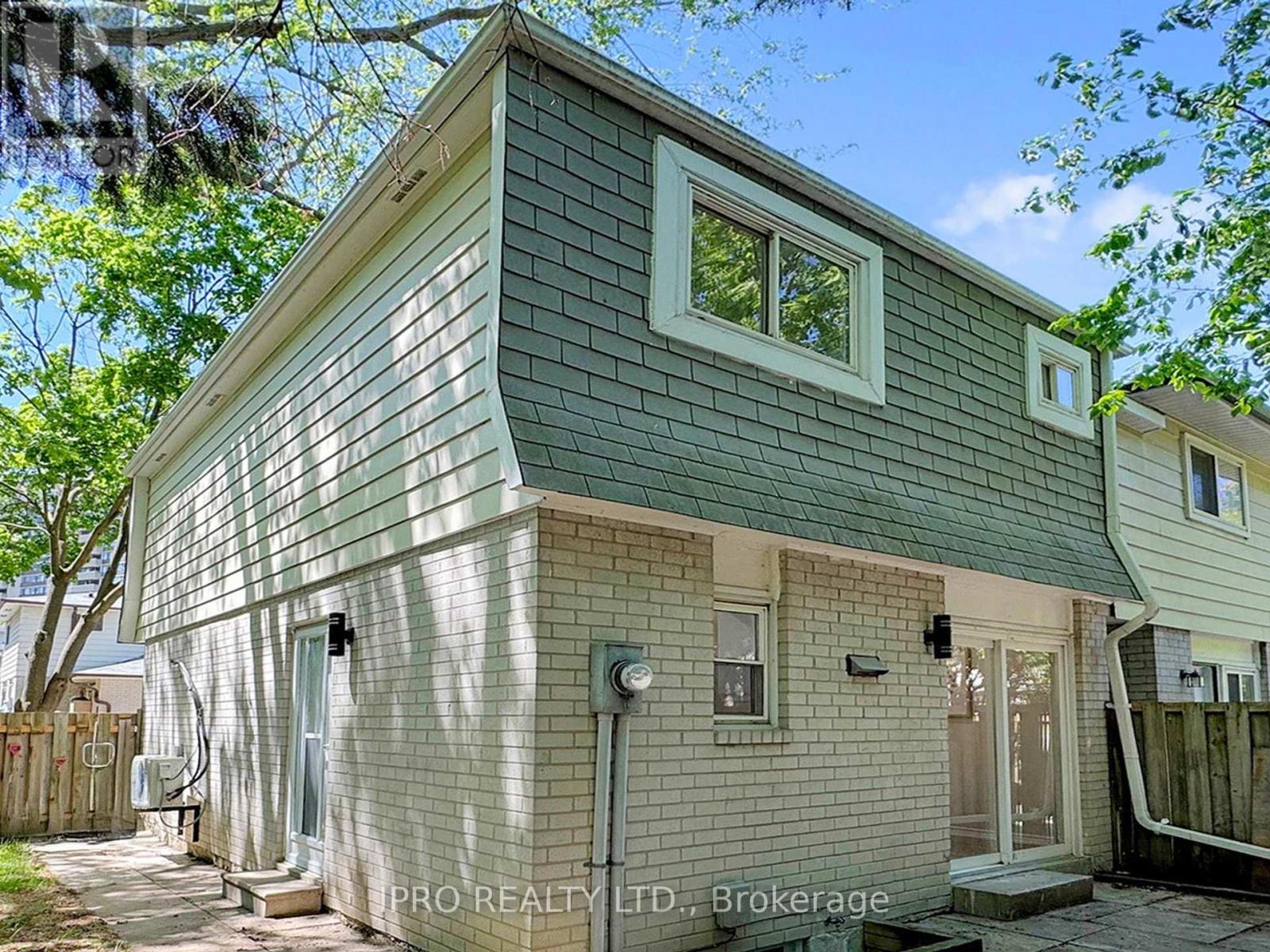 61 Plum Tree Way, Toronto, Ontario  M2R 3J1 - Photo 24 - C12159317
