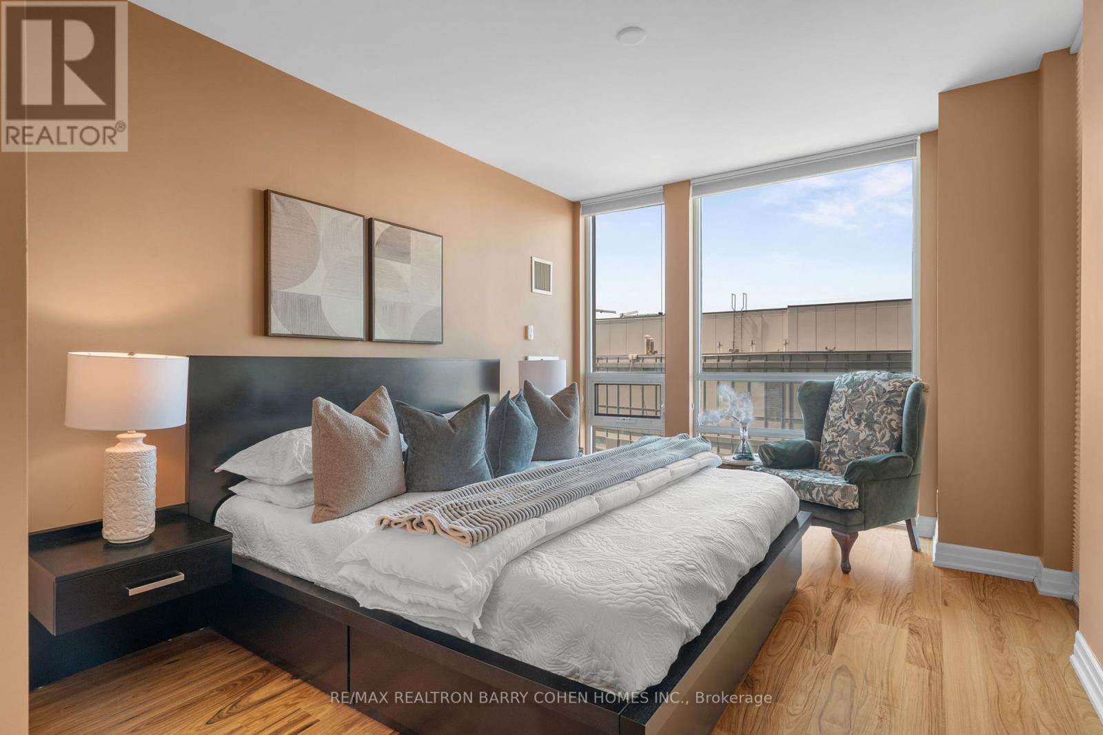 2103 - 500 St Clair Avenue W, Toronto, Ontario  M6C 1A8 - Photo 16 - C12159327