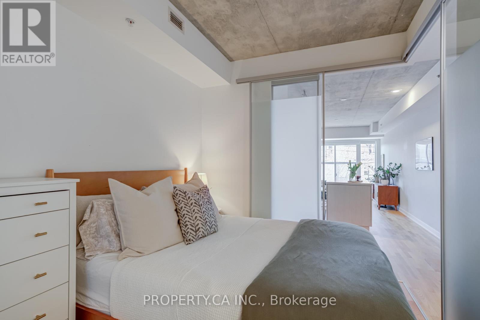 203 - 109 Ossington Avenue, Toronto, Ontario  M6J 0G1 - Photo 16 - C12159398