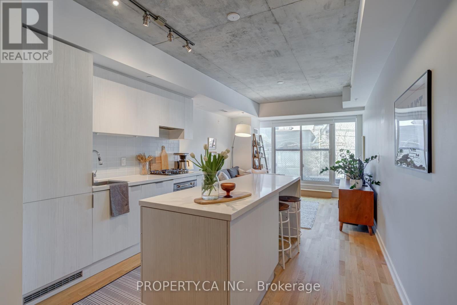 203 - 109 Ossington Avenue, Toronto, Ontario  M6J 0G1 - Photo 2 - C12159398